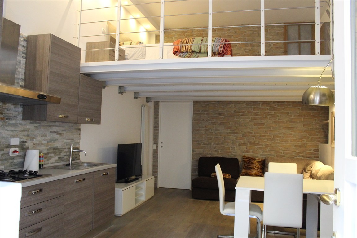 AFFITTASI APPARTAMENTO VIA ANDREA DEL CASTAGNO DAL 1 SETTEMBRE