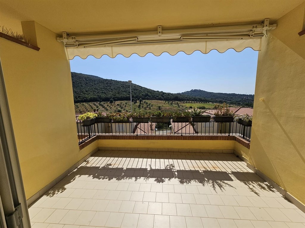 VENDESI APPARTAMENTO PRESSI SCARLINO